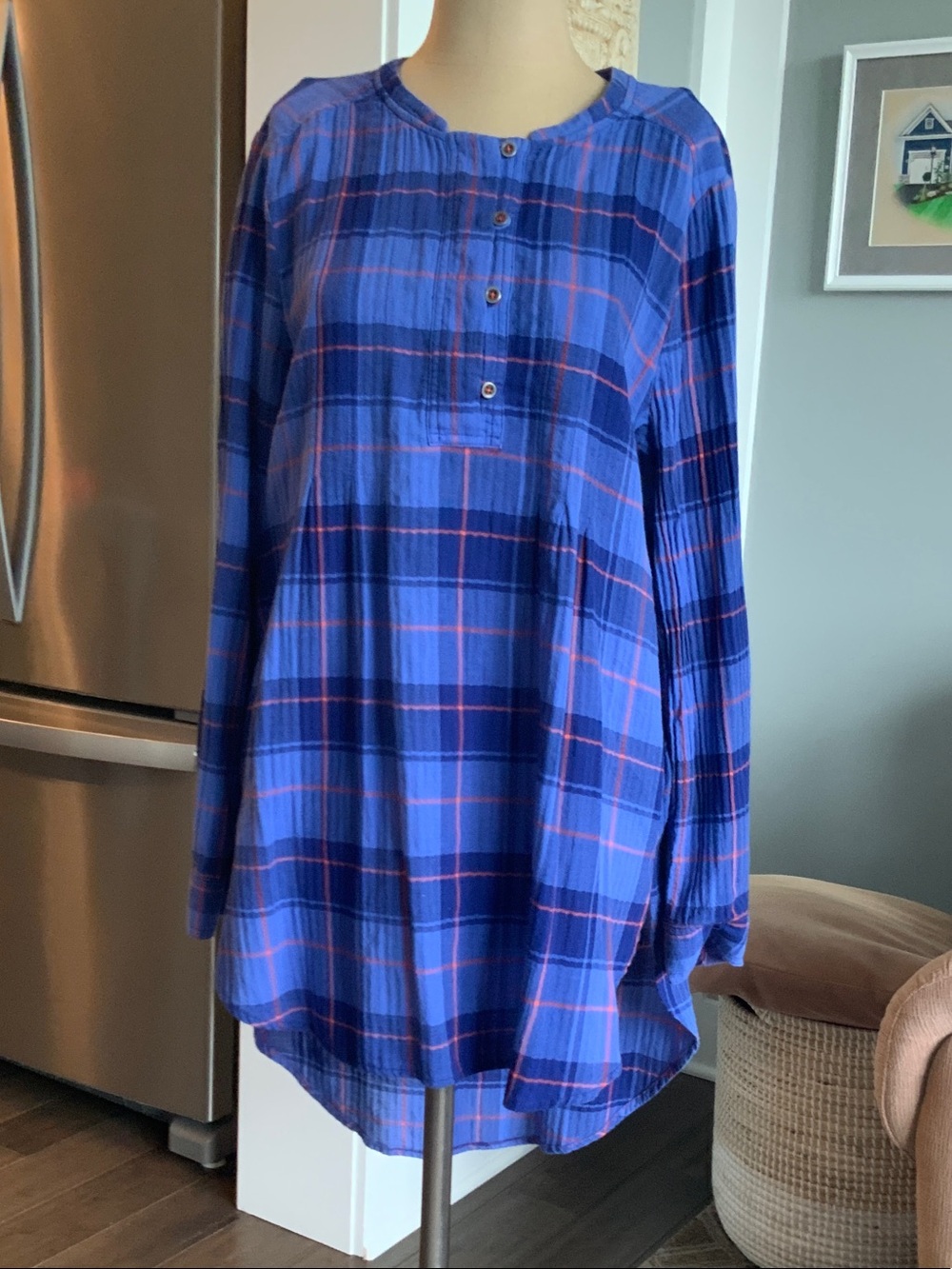 Women’s Blue Plaid Long-Sleeve Shirt